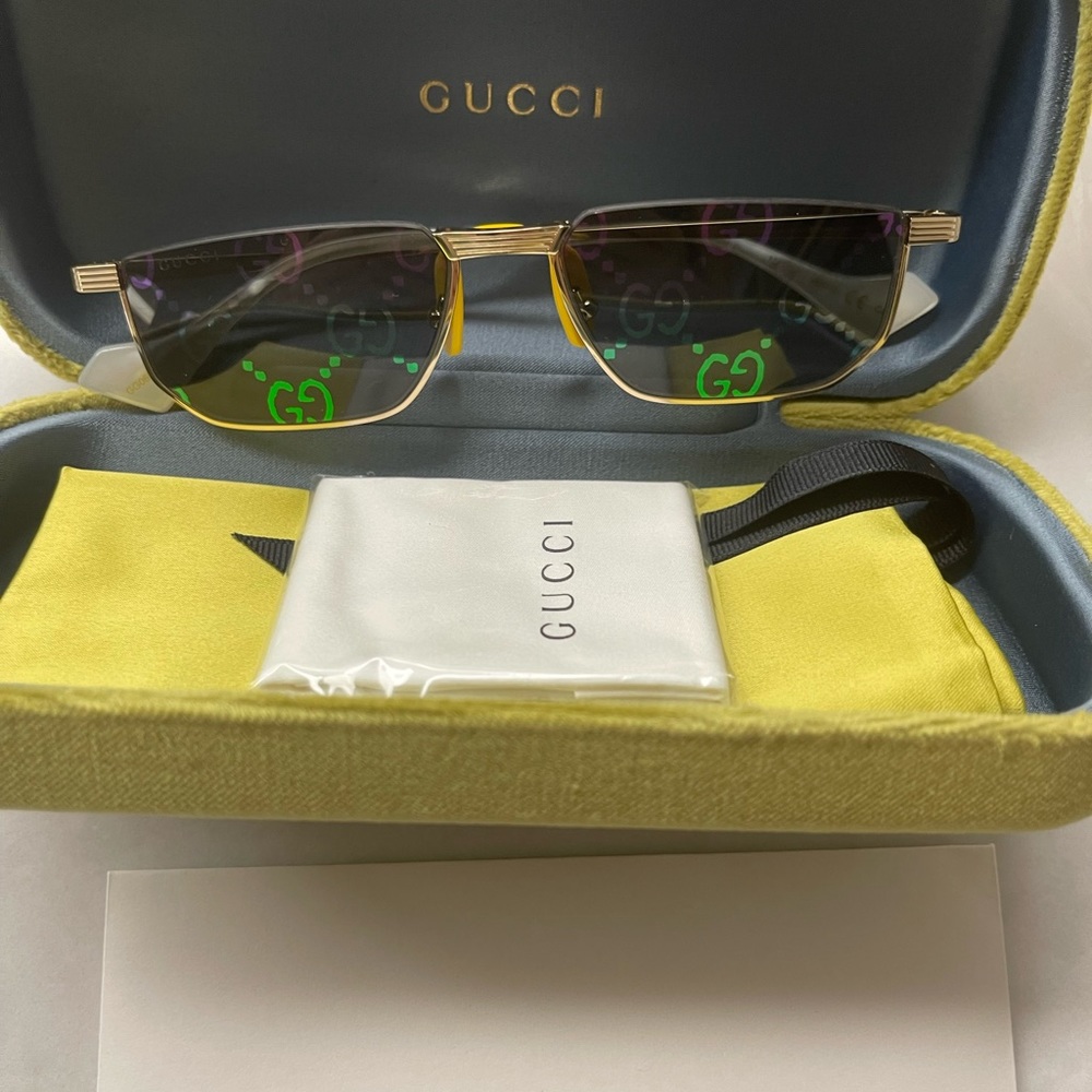 UNISEX GUCCI MIRRORED RAINBOW GG LOGO AS SEEN AT THE GRAMMYS ON BILLIE EILISH - Picture 7 of 16